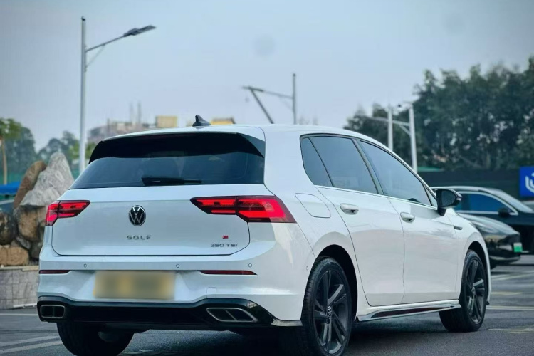Volkswagen Golf 2021 car image #5