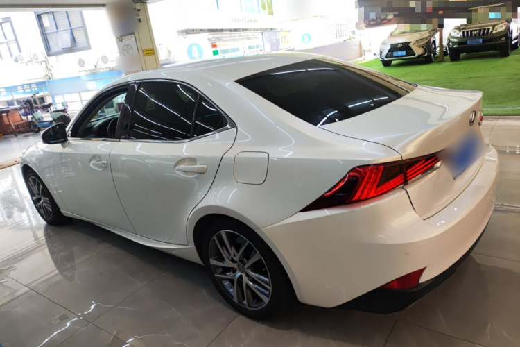Toyota 2019 car image #5