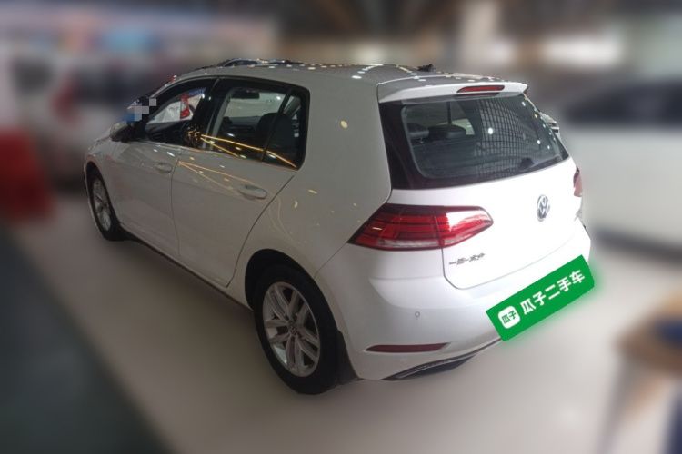 Volkswagen Golf 2019 car image #5
