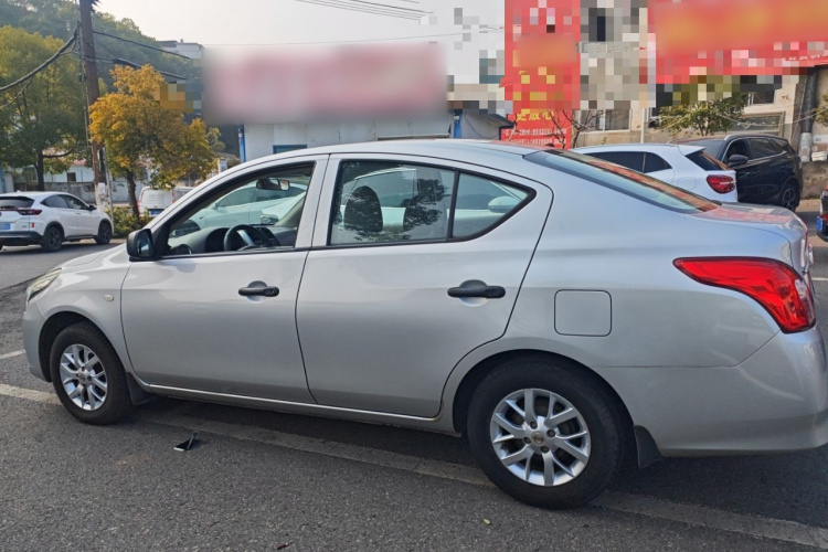 Nissan Sunny 2016 #5 Nissan Sunny 2016 car image #5