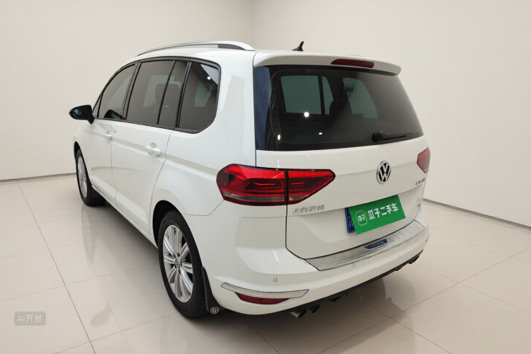 Volkswagen Touran 2021 car image #5