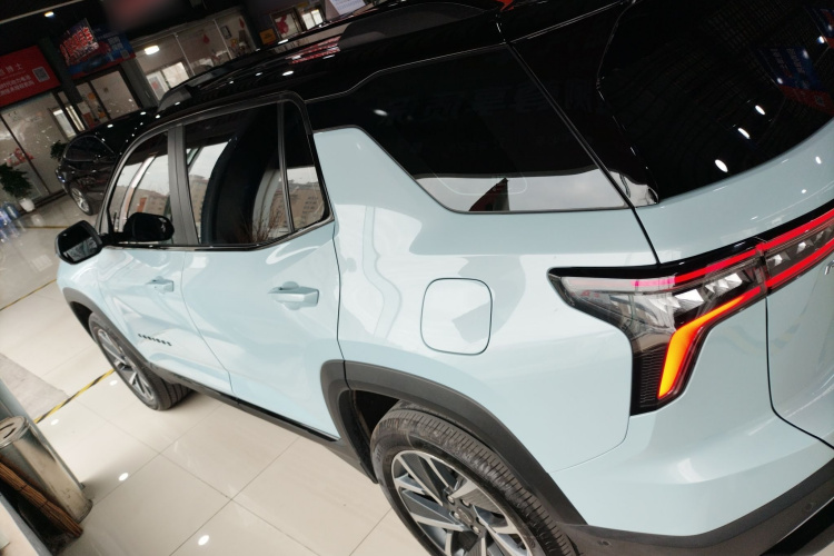 Chevrolet Equinox Plus 2024 car image #5