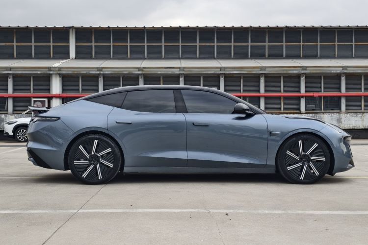 Lynk & Co 2024 immagine di auto #5