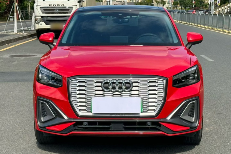 Audi Q2L e-tron 2022 car image #5