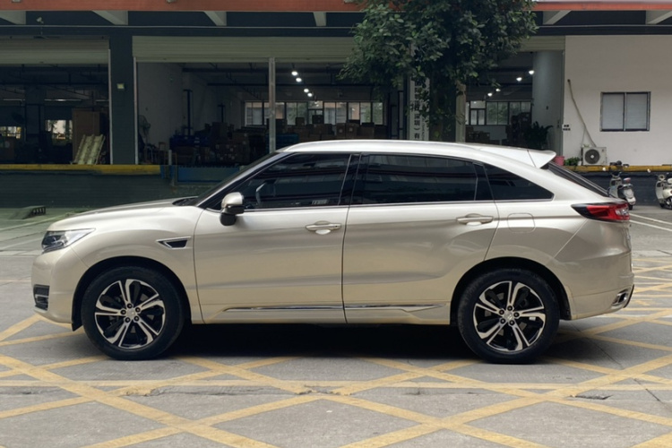 Honda UR-V 2018 immagine di auto #5