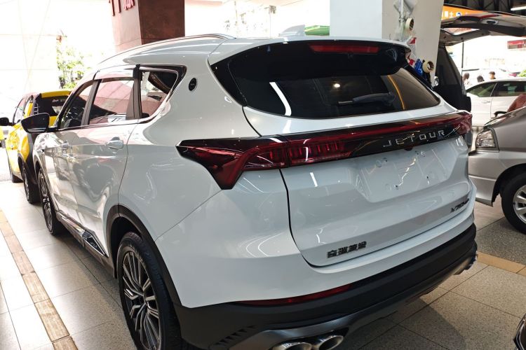 X70 PLUS 2024 car image #5