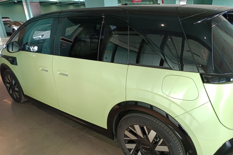 Zeekr MIX 2024 car image #5