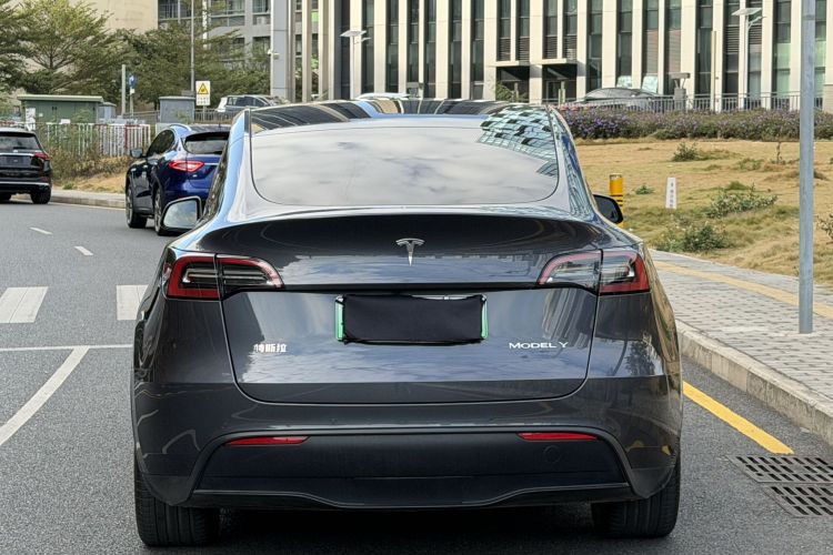Tesla Model Y 2023 #5 Tesla Model Y 2023 immagine di auto #5