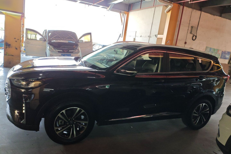 X70 PLUS 2020 car image #5