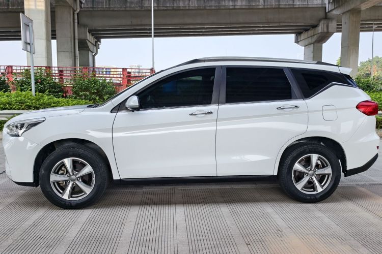 Haval M6 2018 car image #5