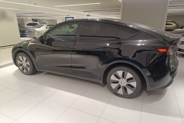 Tesla Model Y 2022 car image #5