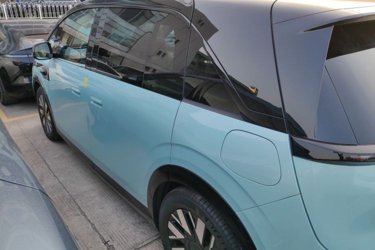 极氪 极氪MIX 2024 汽车图片 #5