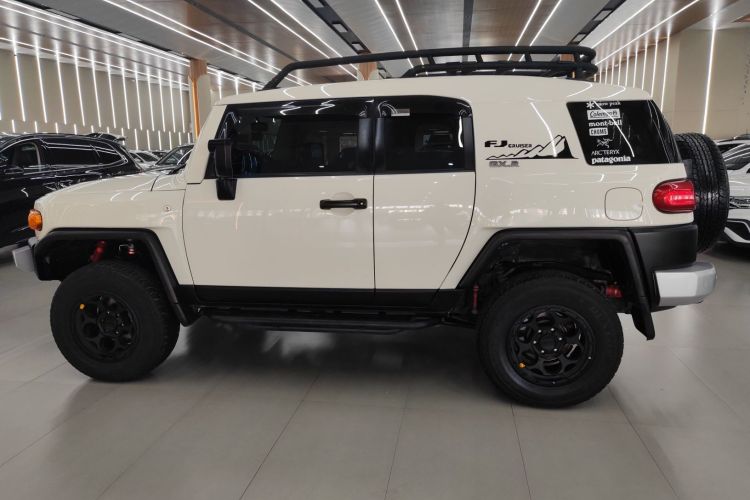 Toyota FJ Cruiser 2018 car image #5