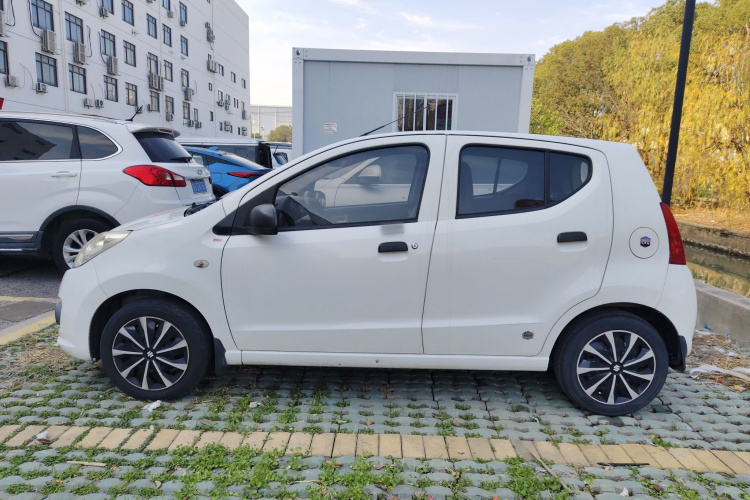 Suzuki 2015 car image #5