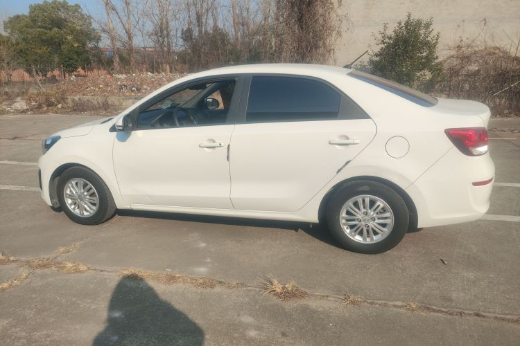 Kia 2019 car image #5