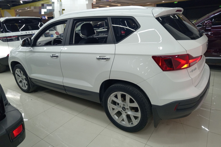 VS5 2020 car image #5