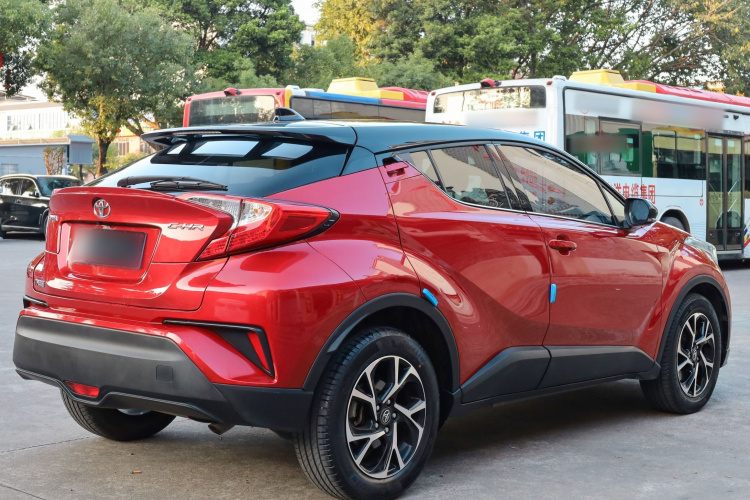 Toyota C-HR 2018 car image #5