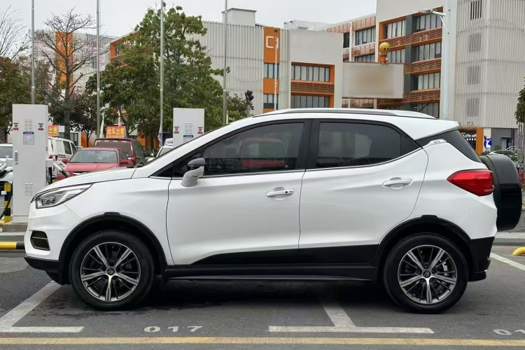 BYD Yuan New Energy 2019 #5 BYD Yuan New Energy 2019 car image #5