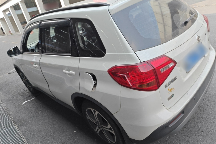 Suzuki Vitara 2016 car image #5