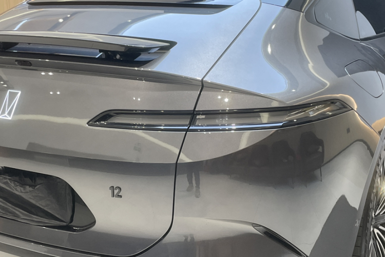 Avatr 12 2024 car image #5