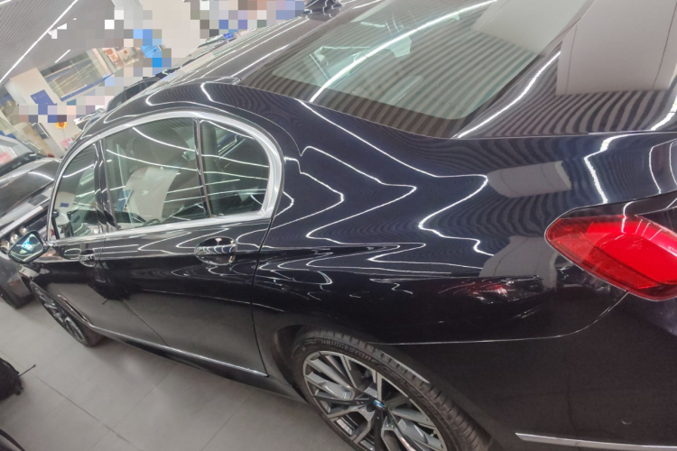 BMW 7 Series 2019 car image #5