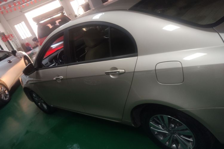 GEELY Emgrand 2019 car image #5