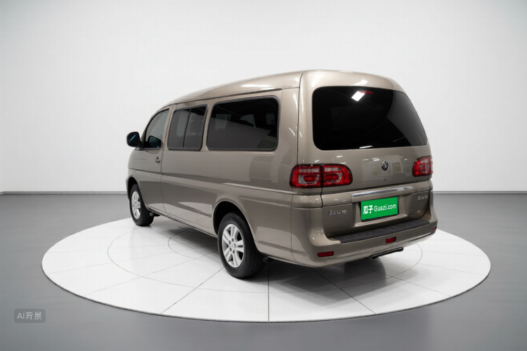 Forthing Lingzhi 2025 #5 Forthing Lingzhi 2025 car image #5