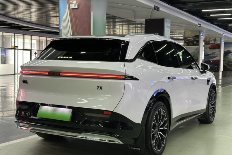 Zeekr 7X 2025 car image #5
