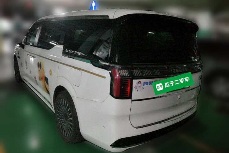 极氪 极氪009 2023 汽车图片 #5