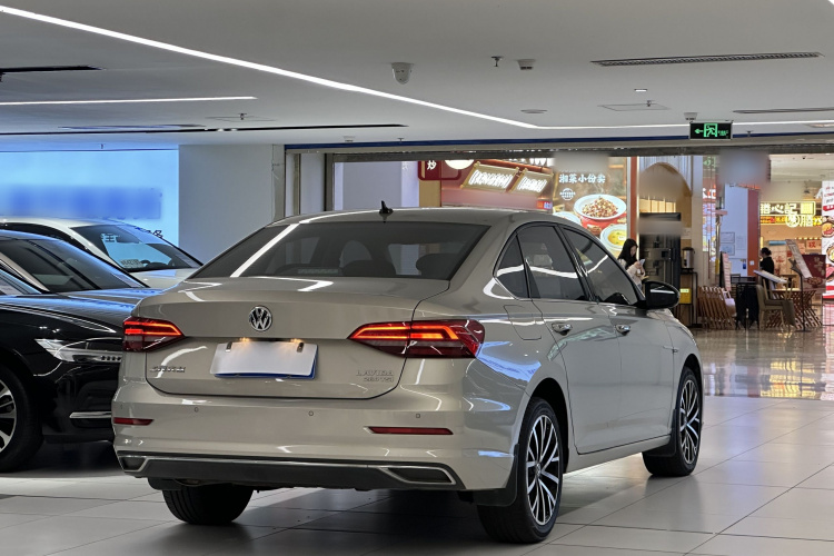 Volkswagen Lavida 2019 car image #5