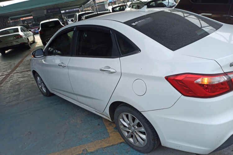 Changan Alsvin V7 2015 car image #5