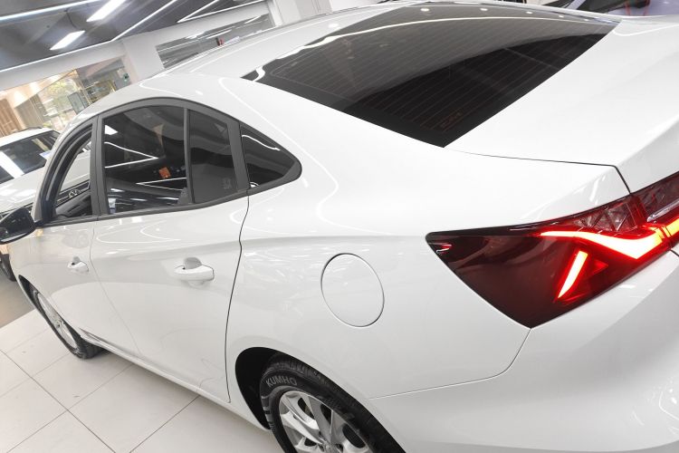 Roewe i5 2025 #5 Roewe i5 2025 car image #5