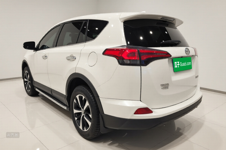 Toyota RAV4 2018 car image #5