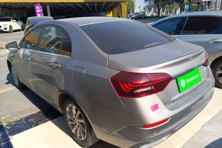 Emgrand 2021 car image #5