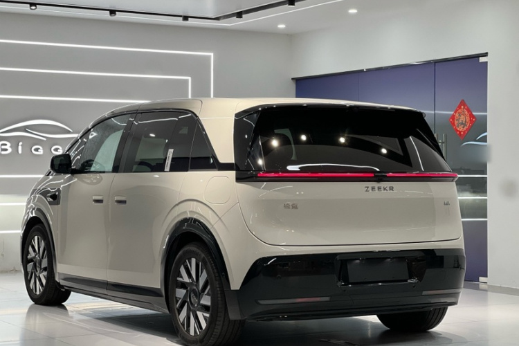 极氪 极氪MIX 2024 汽车图片 #5