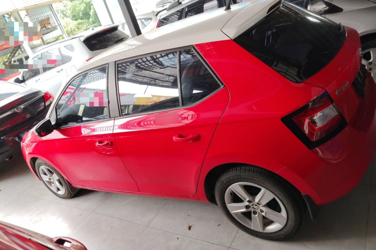 Skoda Fabia 2017 car image #5