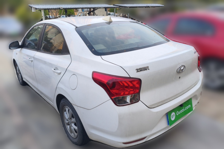 Hyundai Reina 2018 #5 Hyundai Reina 2018 car image #5