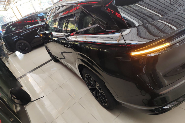 Zeekr 7X 2025 car image #5