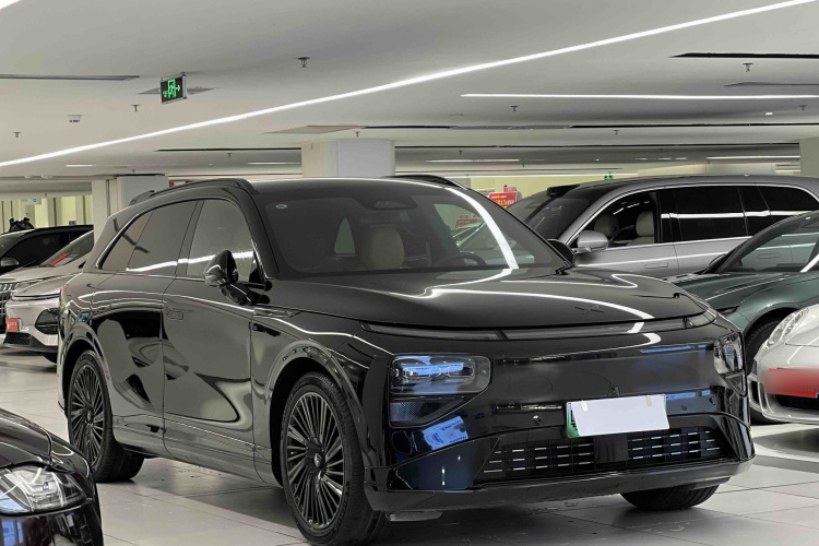 Xpeng G9 2025 immagine di auto #5