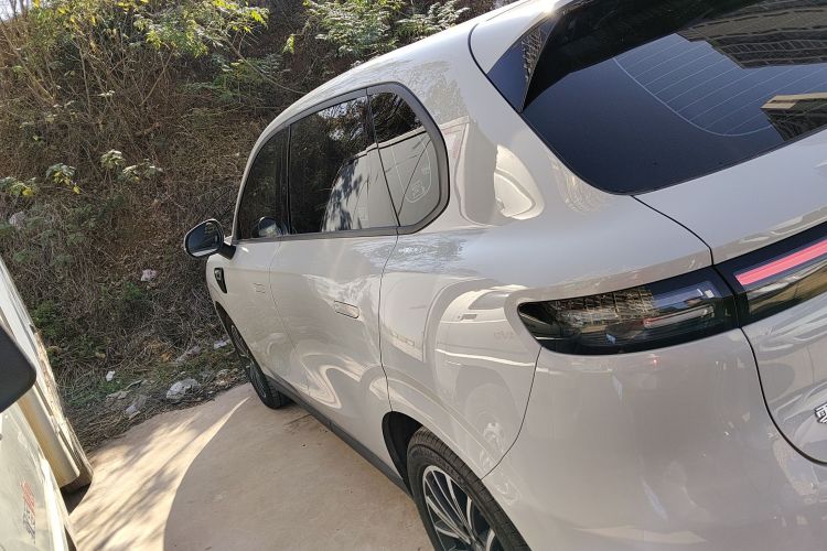 零跑汽车 零跑B10 2025 汽车图片 #5