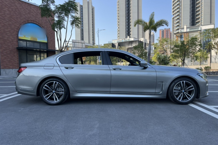 BMW 7 Series 2020 immagine di auto #5