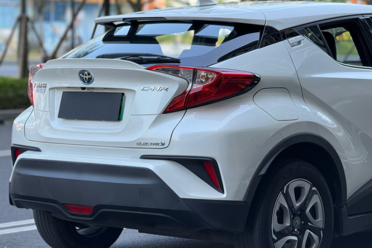 Toyota C-HR EV 2021 изображение автомобиля #5