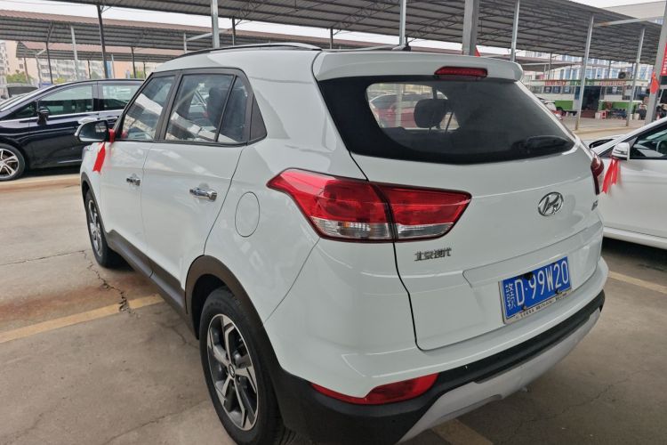 Hyundai ix25 2018 #5 Hyundai ix25 2018 car image #5