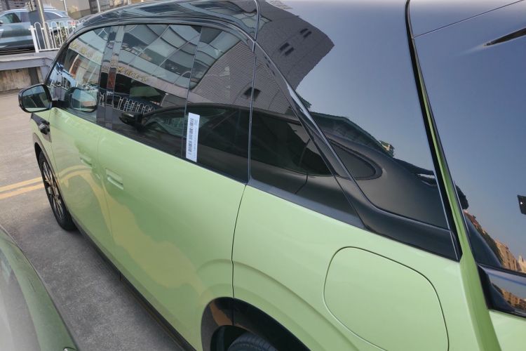 极氪 极氪MIX 2024 汽车图片 #5