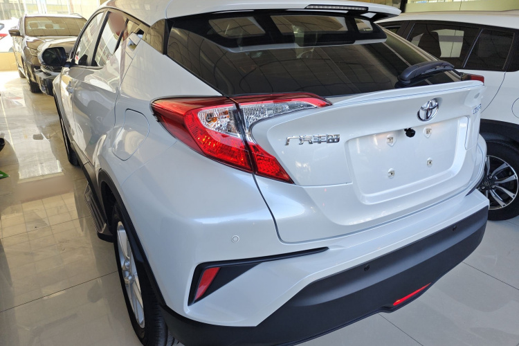 Toyota C-HR 2022 #5 Toyota C-HR 2022 car image #5