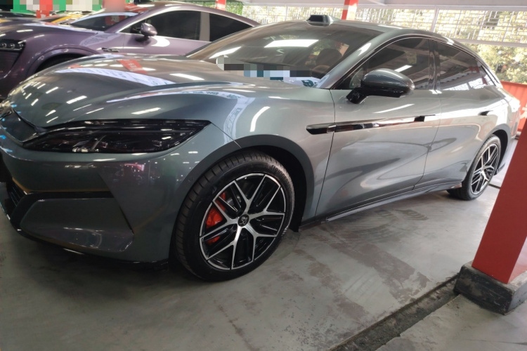 BYD HanL 2025 #5 BYD HanL 2025 car image #5