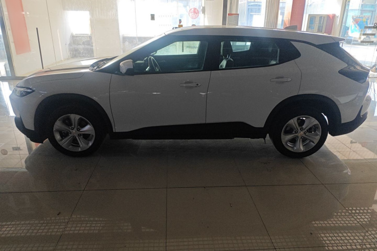 Chevrolet Charm 2023 car image #5