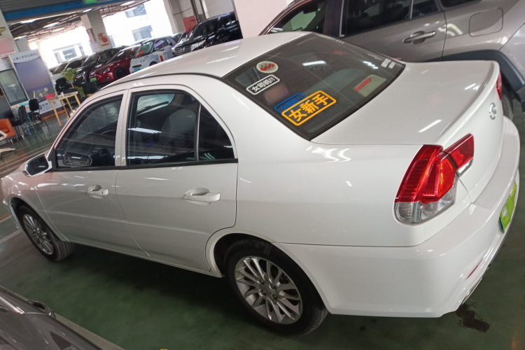 Soueast V3 Lingyue 2019 car image #5