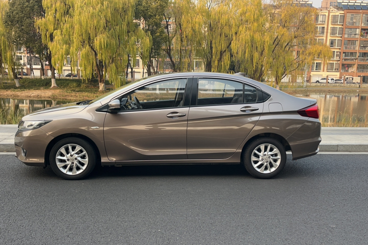 Honda Greiz 2015 car image #5