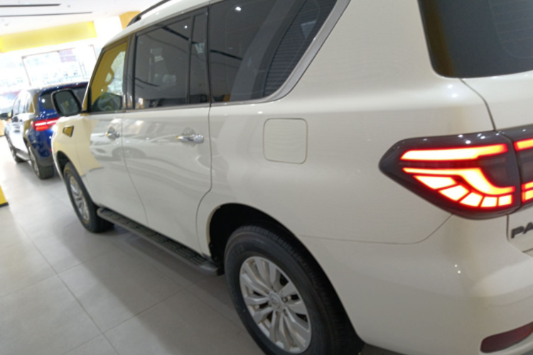 Nissan 2019 #5 Nissan 2019 car image #5